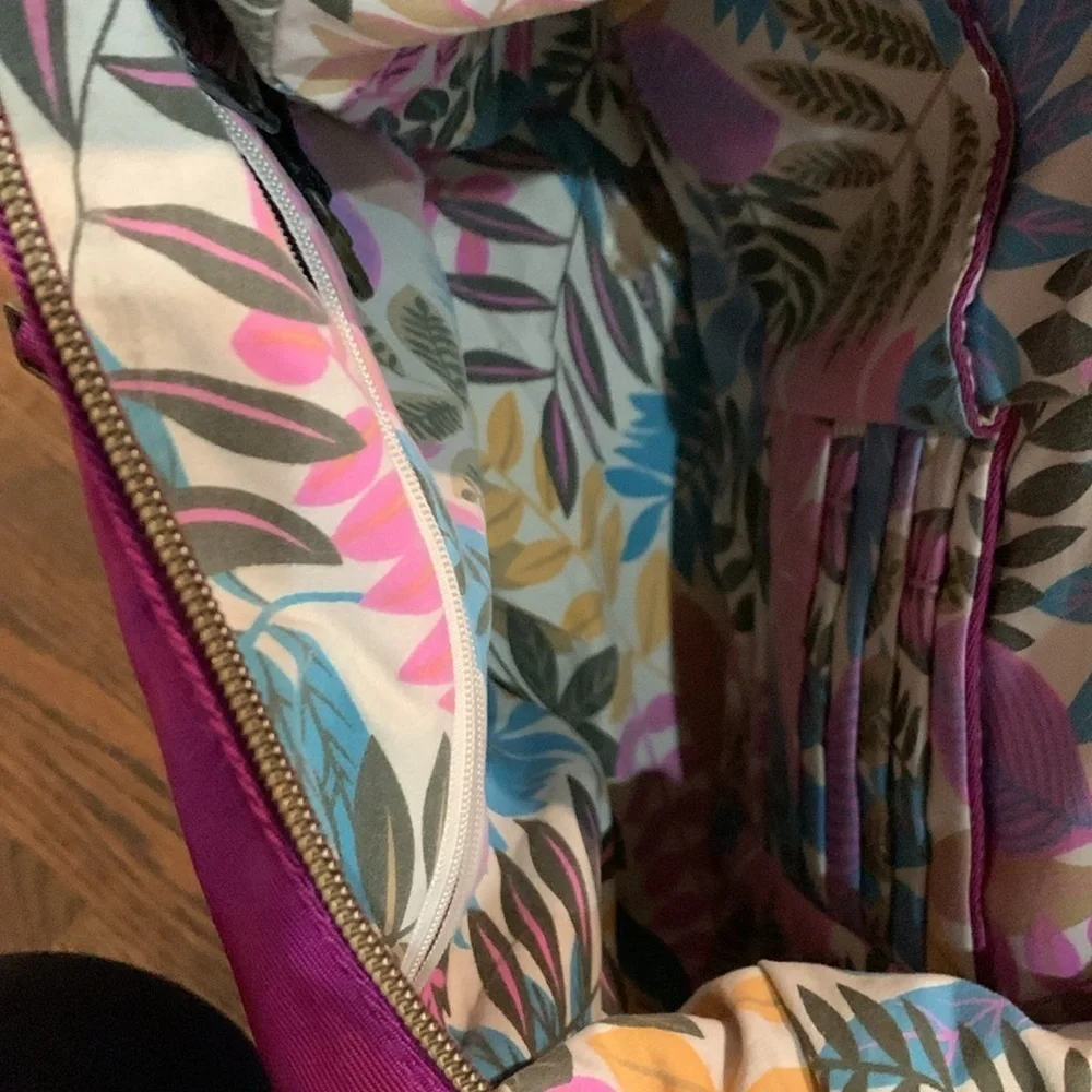 Travelon magenta cloth purse withh adjustable strap